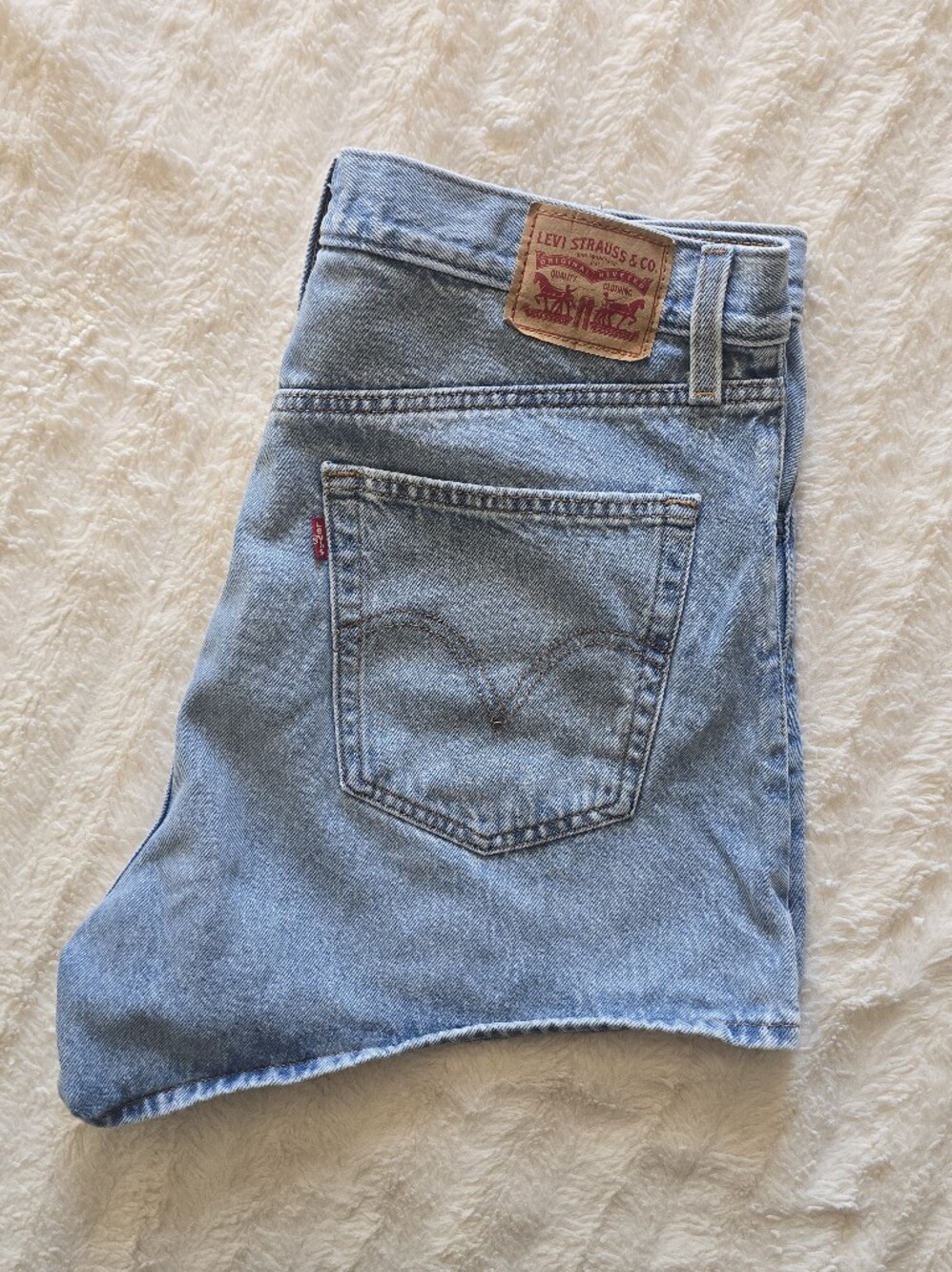 Levi's High Waisted Mom Short